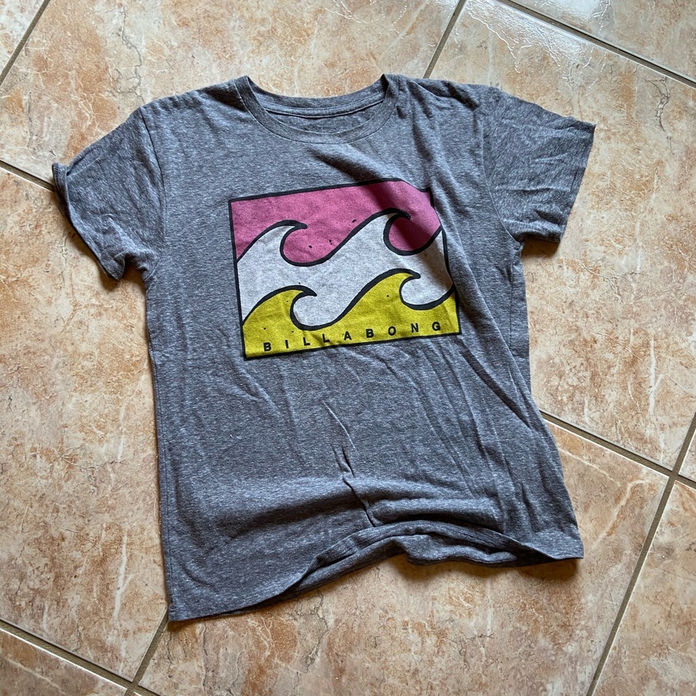 billabong tshirt size small